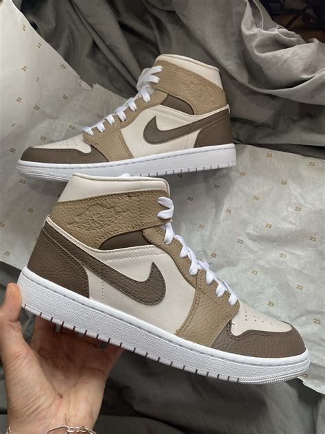 nike air jordan 1 mid herren 42|jordan 1 mid top brown.